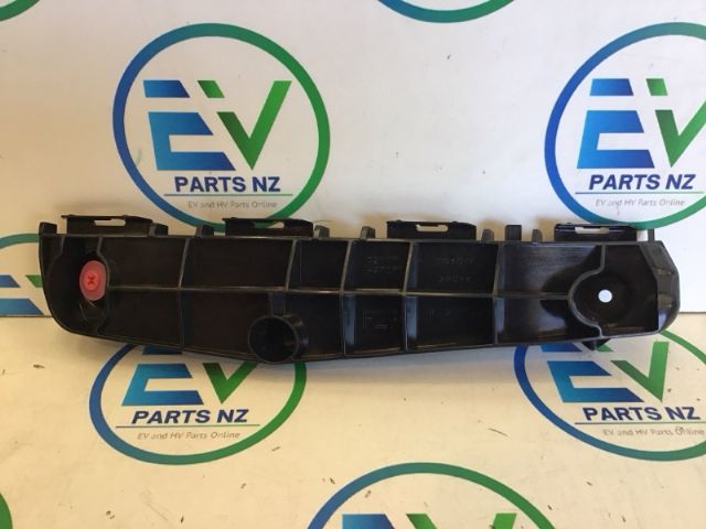 Toyota Prius ZVW50 2015-Present Front Bumper Retainer