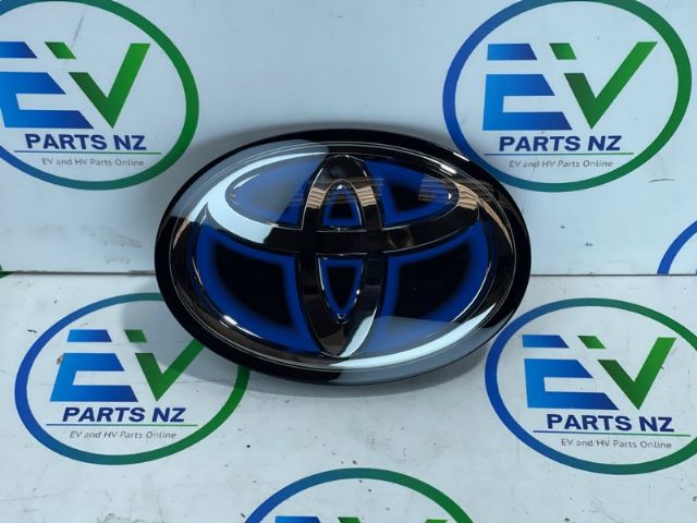 Toyota C-HR ZYX10 Grille Badge
