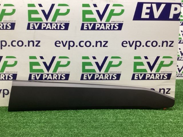 Toyota C-HR NGX10 Wellside Step Moulding RH