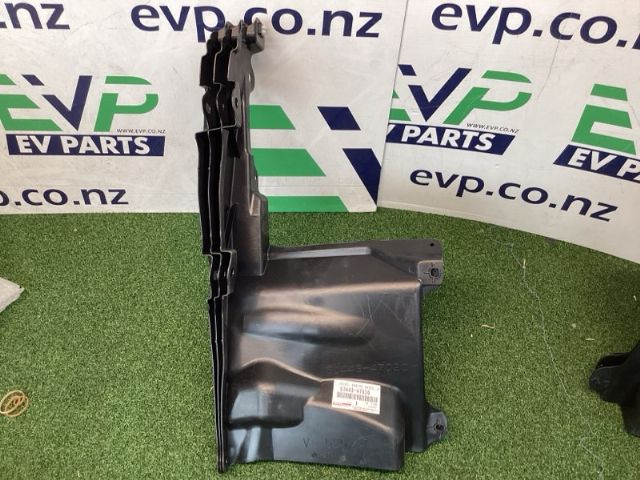 Toyota Prius ZVW52 Engine Under Cover Bracket R
