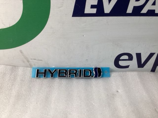 Toyota Prius C Aqua NHP10 LF Guard Badge