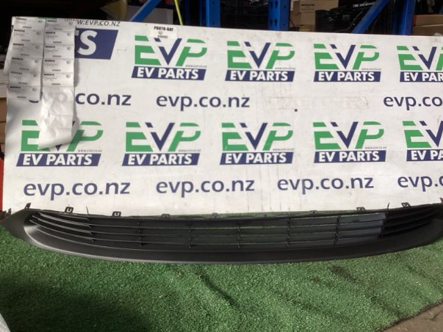 Toyota Prius ZVW51 2015-on Front Bumper Grille Lower