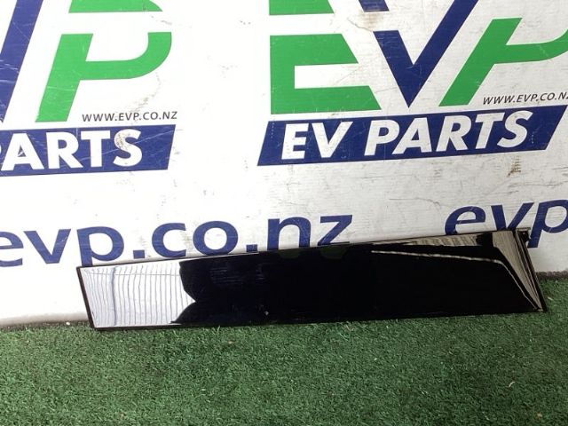 Nissan Leaf ZE1 2018-on LF Door Moulding