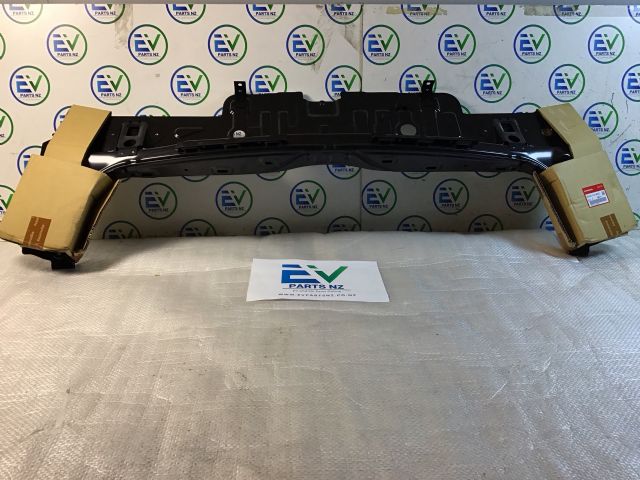 Honda Vezel RU1 2013-on Rear Panel