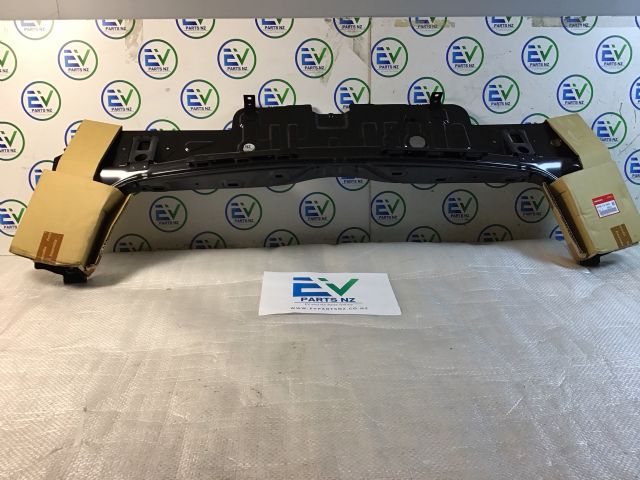 Honda Vezel RU1 2013-on Rear Panel