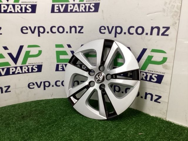 Toyota Prius ZVW50 2015-on Hub Cap
