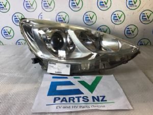 Toyota Aqua NHP10 2015-2017 R Headlight