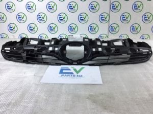 Toyota Prius ZVW50 2015-Present Front Bumper Grille