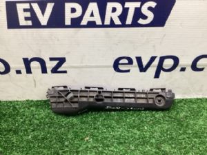 Toyota Aqua NHP10 2017-2020 Rear Bumper Retainer LR