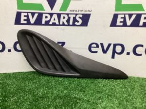 Toyota Prius C Aqua NHP10 LF Fog Light Cover