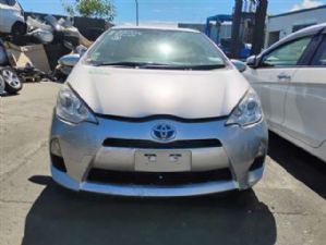 Toyota Aqua NHP10 2011-2015