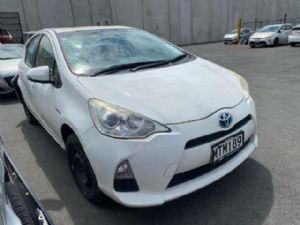 Toyota Aqua NHP10 2011-2015