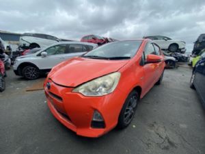 Toyota Aqua NHP10 2011-2015