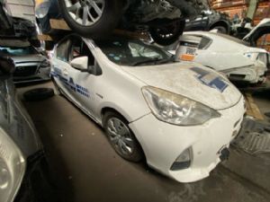 Toyota Aqua NHP10 2011-2015